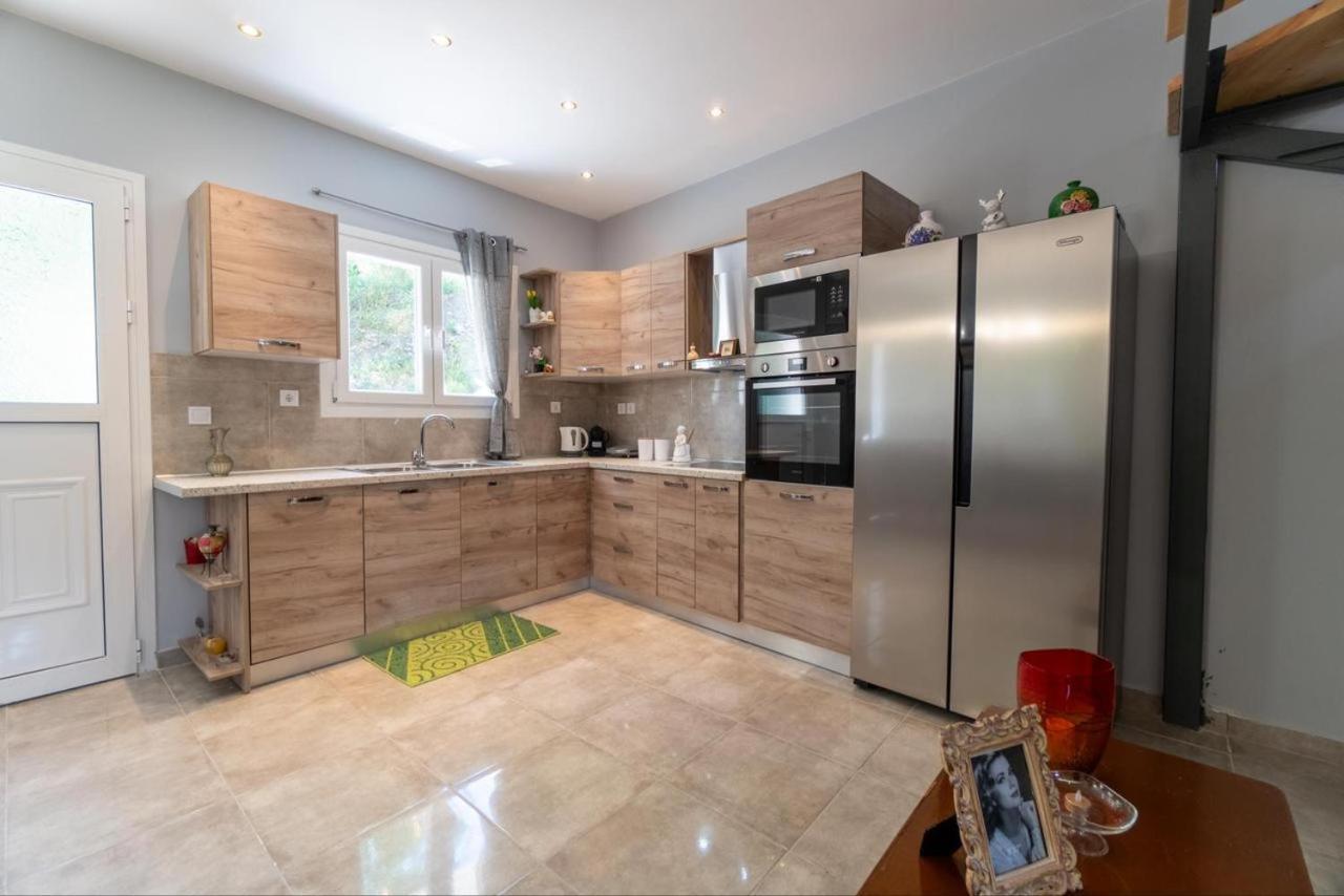 Summer Cottage Sinarádes Екстериор снимка