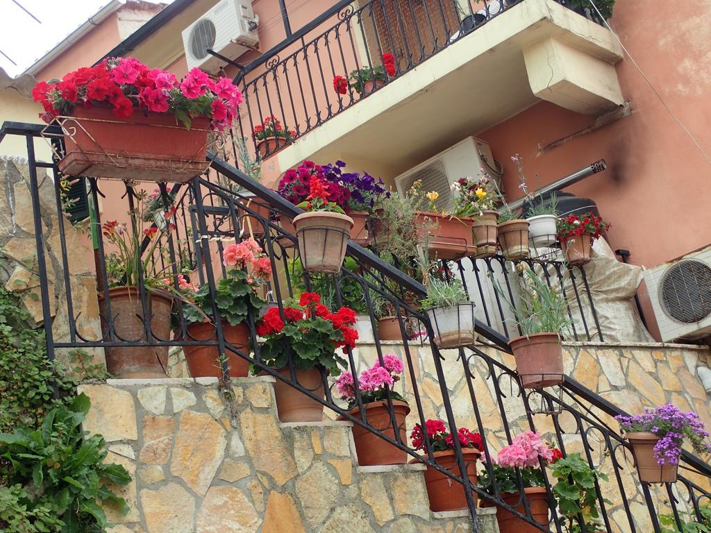 Summer Cottage Sinarádes Екстериор снимка