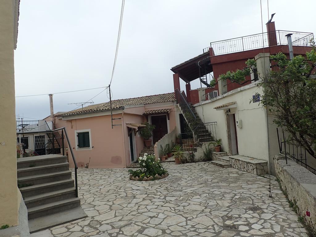 Summer Cottage Sinarádes Екстериор снимка